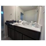 ASSORTED BATHROOM ITEMS