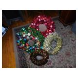 4 Christmas wreaths & more