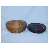 2 hand woven rattan sewing baskets - Decorative