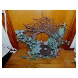 2 decorated wreaths - Basket of faux flowers