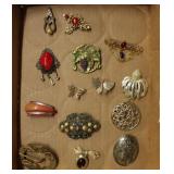 13 vintage brooch pins - Vintage pendant