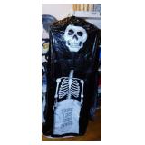 Outdoor Halloween decor