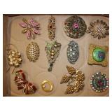 13 vintage brooch pins: Lisner & more