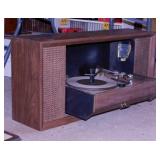 Vintage Arvin portable drop down phonograph