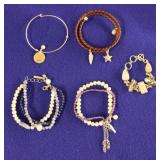 5 Vantel Pearls bracelets