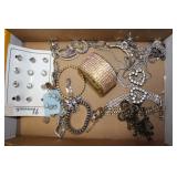 Vintage jewelry: Necklaces - Pendants - Bracelets