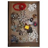 17 various jewelry sets: Regency & more