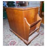 1992 Lane walnut end table w/ pull-out shelf,