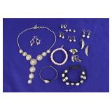 Vantel Pearls necklace - Earrings - Pendants -
