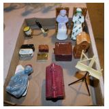 4 salt & pepper shaker sets - 5 vintage single