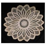 14 vintage doilies & tablecloths