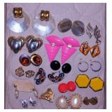 18 pairs vintage earrings