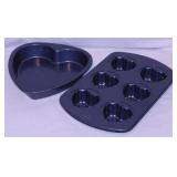 Bakeware: 2 Wilton heart shaped pans -