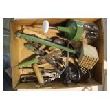 Federal Houseware Mid Century nut chopper - Green