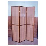 Nice woven wood room divider screen, 70.5" tall