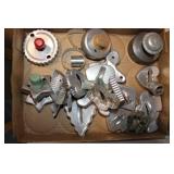 4 green wooden handled cookie cutters - Biscuit