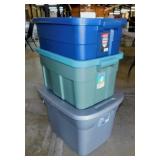 3 storage totes w/ lids, 2 are Rubbermaid