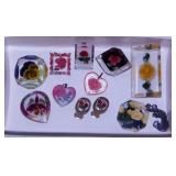 Vintage lucite jewelry: Brooch pins - Pendants -