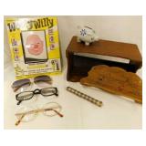 Vintage wooden Dubuque Iowa souvenir tie holder -