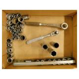 2 ratchet wrenches: J.H. Williams - Assorted