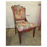 Beautiful antique Victorian upholstered chair w/