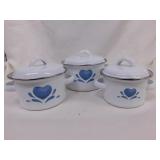 Set of 3 enamelware pots w/ lids, largest is 5.5"