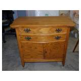 Oak wash stand, 2 drawers over 2 doors w/