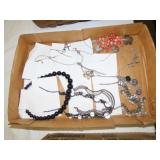 Costume jewelry: 10 necklaces