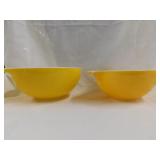 1968 Pyrex Sunshine Daisy nesting mixing bowls