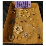 Owl Jewelry: Bracelet, earrings, 2 necklaces -