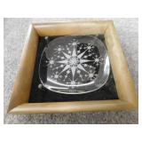 1977 Franklin crystal star snowflake plate w/ wood