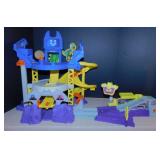 Fisher-Price DC Batwheels Launch & Race Batcave