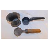 Cast iron lead smelting pot w/ 2 ladles