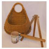 Wall pocket basket for paper plates - Wooden