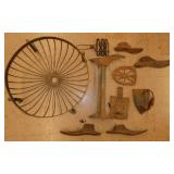 16" cast iron basket w/ 4 feet - Shoe lasts - Sad