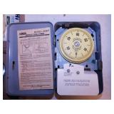 Vintage Dayton 2E357 time switch