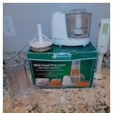 Westinghouse mini electric food processor in box -