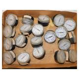 Twenty NOS 100 psi air gauges, not for oxygen