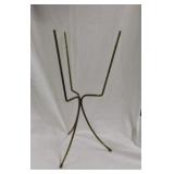 Mid Century metal 3 legged patio plant stand - 4