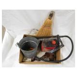 Small galvanized bucket & oil can - Grease gun -