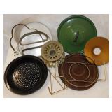 Vintage Pyrex casserole caddy - Perforated