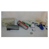 Semi trucks & trailers: Ertl Rollin Oil tanker &