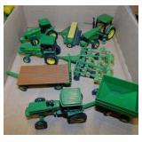 Ertl John Deere tractors & implements, 1:64 scale
