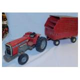 Ertl Massey Ferguson 2775 tractor w/ silage