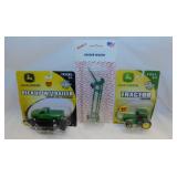 New Ertl John Deere tractor & Pickup Truck w/