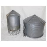 2 New Ray plastic farm Grain Bins, tallest is 10"