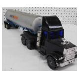 Plastic semi truck w/ Union 76 oil tanker,