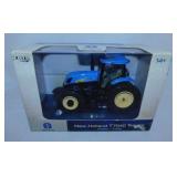 New 2008 Ertl New Holland T7040 tractor in box,