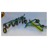 Ertl John Deere Hay Rake, 8" long - Ertl John