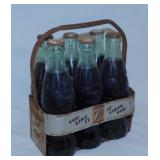 Vintage metal 7up bottle carrier w/ 6 sealed